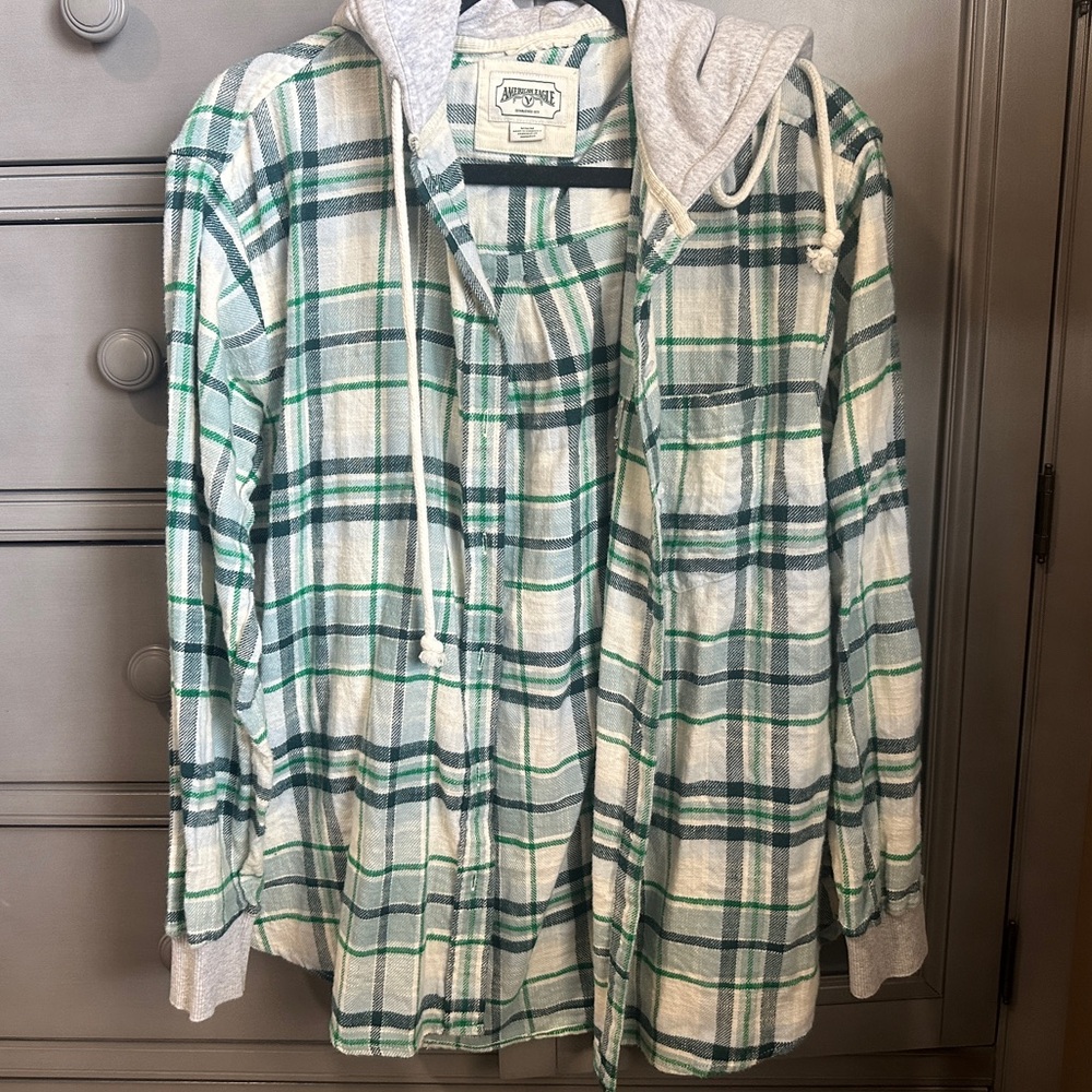 Women’s AE Flannel Button Up Medium